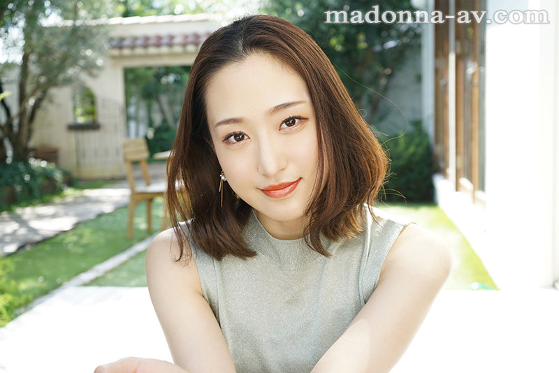 圧倒的な色気を放つ人妻界のホープ・白花こうがAVデビュー
